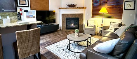 Smart-TV, Kamin, Smart Speakers