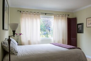2 Schlafzimmer, Schreibtisch, Bügeleisen/Bügelbrett, kostenloses WLAN