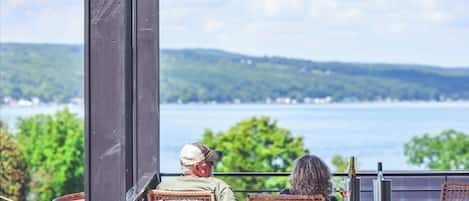 تناول الطعام بالخارج