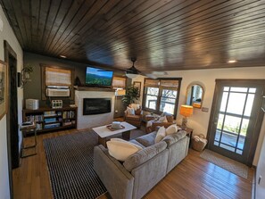 Smart TV, fireplace, DVD player, books