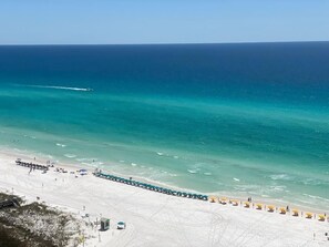 Beach nearby, sun-loungers, beach towels