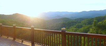 Million Dollar Views at Longview Cabin