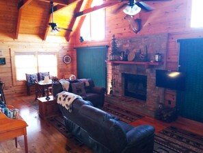 Smart TV, fireplace, ping pong, books