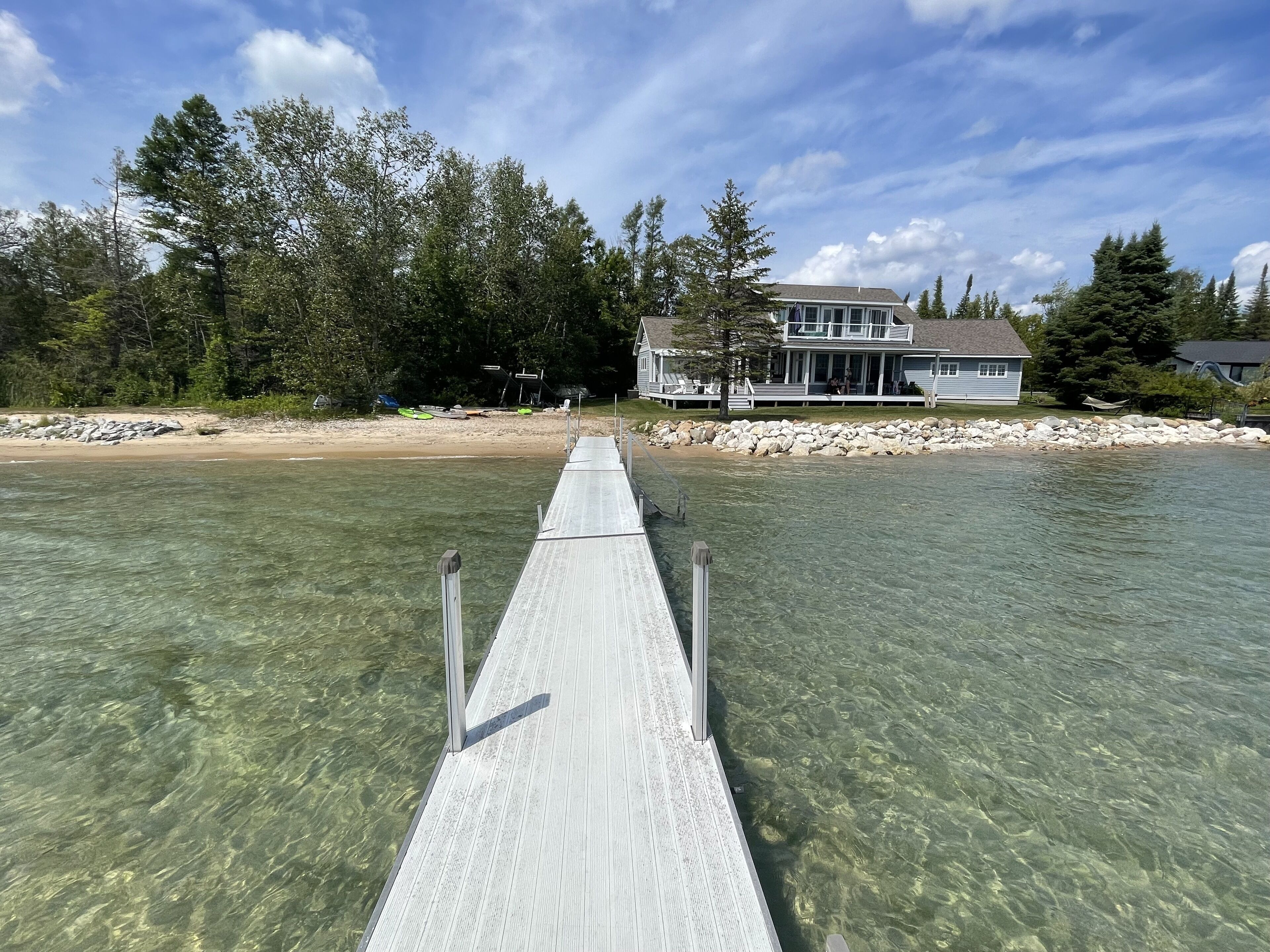 Beautiful Luxury Waterfront Home minutes from Suttons Bay and Traverse City
