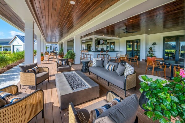 Outdoor dining