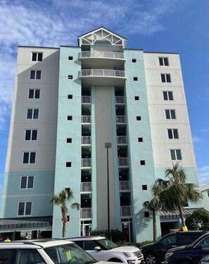 Exterior - Direct Beach Front!  Tropic Isles 604........ (Gulf Shores)