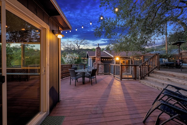 Outdoor dining