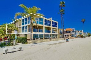 Exterior - Waterfront Corner Townhome + View Deck in Heart of MB (Mission Beach)