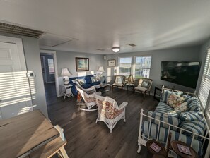 Smart-tv, videospil, dvd-afspiller, bøger
