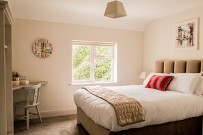 3 bedrooms, iron/ironing board, travel cot, free WiFi