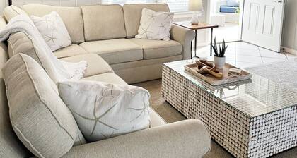 PRIME LOCATION~ Newly renovated & Steps to the Beach!!