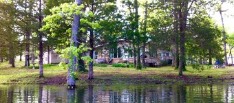 Amazing Table Rock Lake Home! Easy access to Silver Dollar City & Branson.