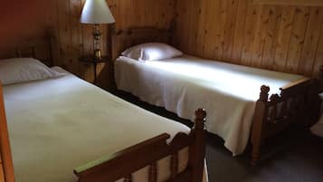 1 bedroom, iron/ironing board, free WiFi
