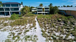 Exterior - Longboat Key bliss. A perfect Retreat at Cabana Beach Club #9.Also available#8  (Longboat Key)