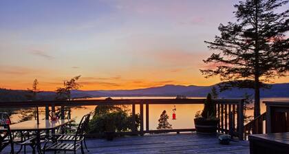 Architect Designed And Decorated Waterfront House, You Have The Whole House!