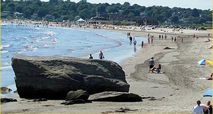 Walk to beach! Great large outdoor patio. Booking Summer 2026!