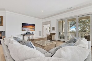 Smart TV, fireplace, DVD player, books - Ocean View, 3-Patio, 6BR, 6300sf Home w/Pool; 50 Steps to Beach, Coligny Circle! (Hilton Head Isalnd)