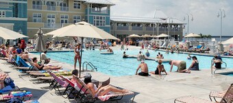 AwesomeTownhome in Sunset Island Will Make Your OC Vacation Dreams Come True!