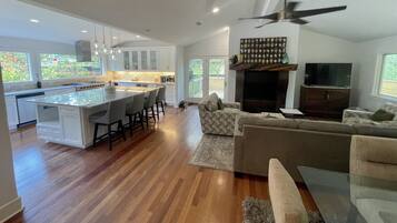 TV connectée, cheminée