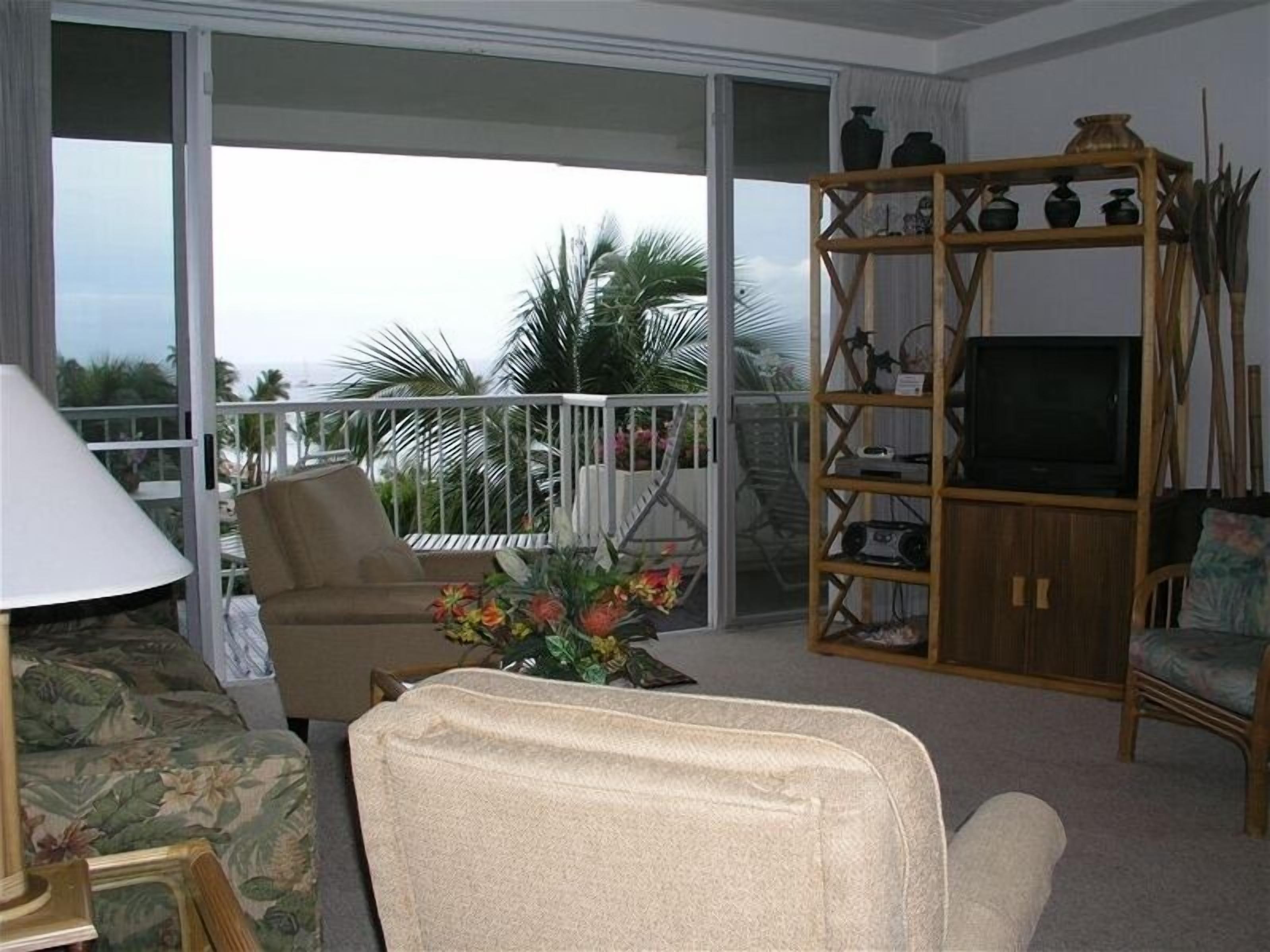 Smart TV, DVD player, stereo