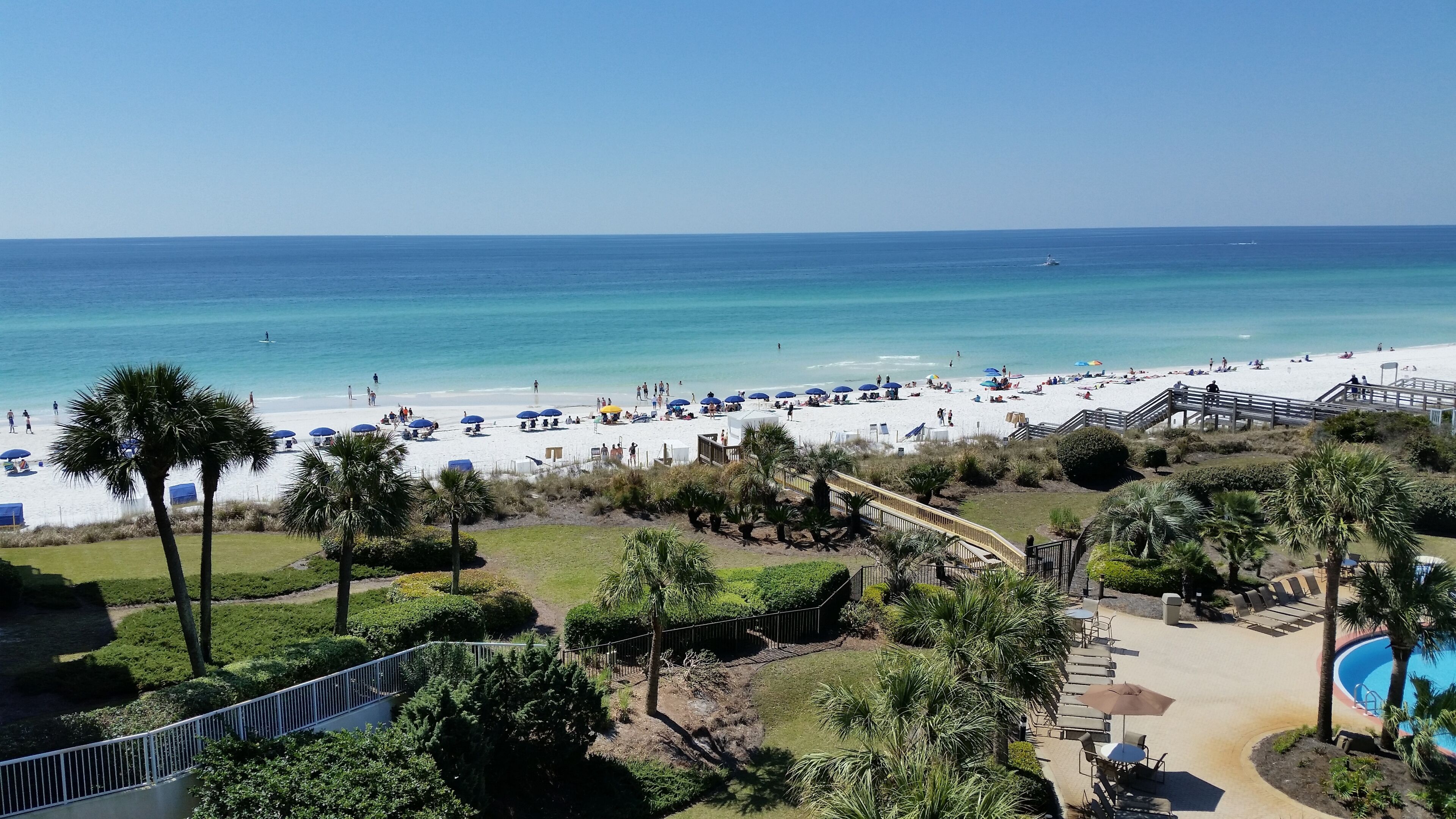 Sunsets You'll Remember! Top floor; 2 pools!  Beach Chairs included. Sleeps 6