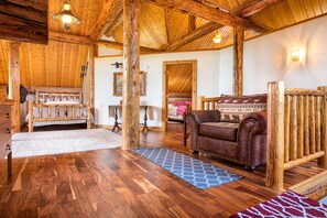 Interior - Secluded & Convenient Glacier-View Log Home on 15 Acres  Fully Updated 3BR/2Bath (Kalispell)