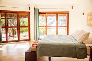 5 bedrooms, in-room safe, desk, WiFi