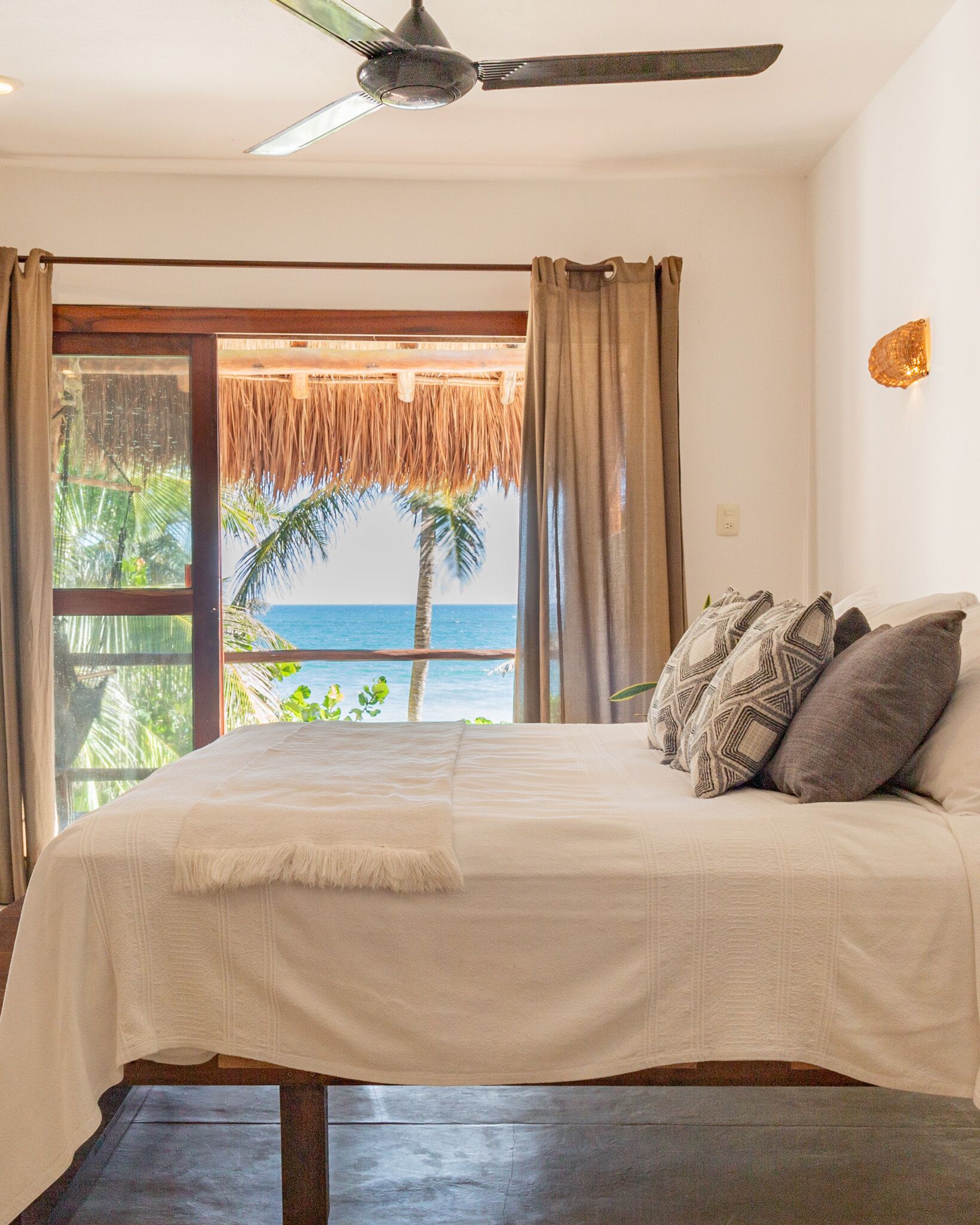 5 bedrooms, in-room safe, desk, iron/ironing board