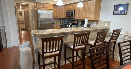 BEACH BLOCK,4BR,2.5BA,2 CarGarage,WiFi/Cable,6 BeachTags