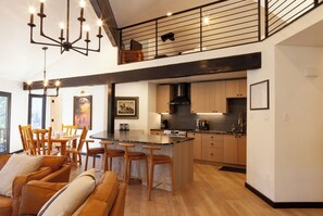 Interior - Timber Crest Retreat - In Town - Near Ski Area - WiFi - Satellite - Washer/Dryer (Red River)