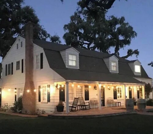 Grand FarmHouse with Hot Tub & Pool!