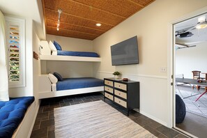 4 Schlafzimmer, Bügeleisen/Bügelbrett, Internetzugang, Bettwäsche