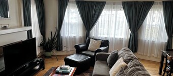 Sunny Family Friendly 2 Bd1 Ba Sleeps 6, Safe, Fun & Walkable Grand Lake Oakland