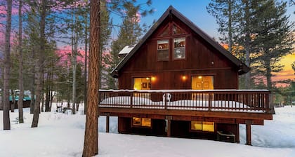 Tahoe Donner Luxury: 4bd / 3BA / Slp8-12 selkä Xcountry Hiihto