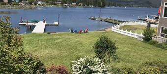 Lakefront Paradise: Private Beach, Water Sports, Stunning Sunsets, Sleeps 8