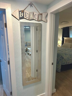 3 室のベッドルーム、アイロン / アイロン台、WiFi (無料)、ベッドシーツ