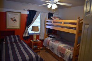 4 bedrooms, desk, iron/ironing board, free WiFi