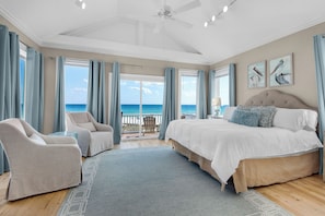 5 bedrooms, iron/ironing board, free WiFi, bed sheets - ⛱️The Shore House 🐾 Pet-Friendly Gulf-Front Home w/ Huge Deck and Game Den (Navarre)