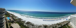 On the beach - Silver Beach Towers 901E Luxurious decor, 4 bedrm with amazing gulf views! (Destin)