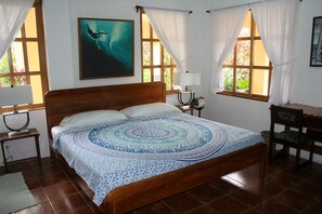 4 bedrooms, in-room safe, travel cot, free WiFi