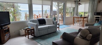 Puget Sound view - dogs welcome 