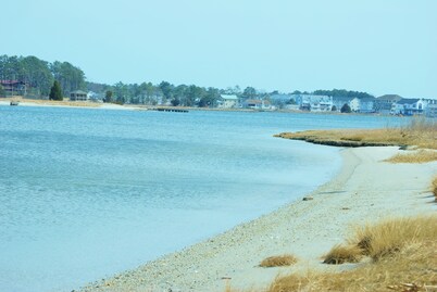 BETHANY BAY LUXURY RESORT...SHABBY CHIC CONDO LOCATED ON GOLF COURSE!!