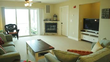 Smart TV, fireplace, Netflix, Hulu