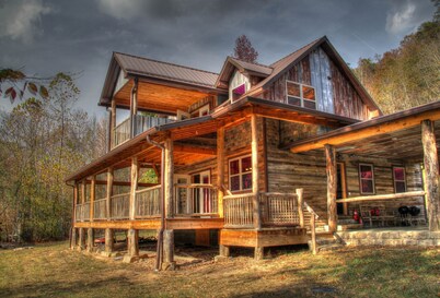  Craftsman Style River House sitting on the French Broad River!