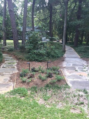 Property grounds - Yes it is the real historic Village of Pinehurst 
close, clean and comfortable (Pinehurst)