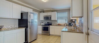 Sun and Moon-Beachfront home 3 bedroom, 3 bath, sleeps 8