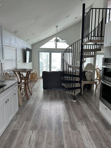 Beachfront Duplex (South unit) with unobstructed & secluded ocean views!