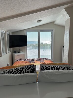 2 chambres, fer et planche à repasser, Wi-Fi gratuit, draps fournis