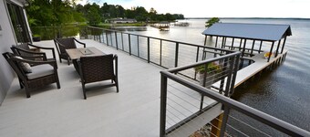 Fresh, Contemporary Lake House with Gourmet Kitchen and 2 Covered Boat Slips