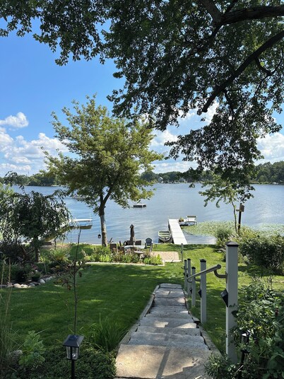 Family And Pet-Friendly On Waubeesee Lake ~ Includes Kayaks!